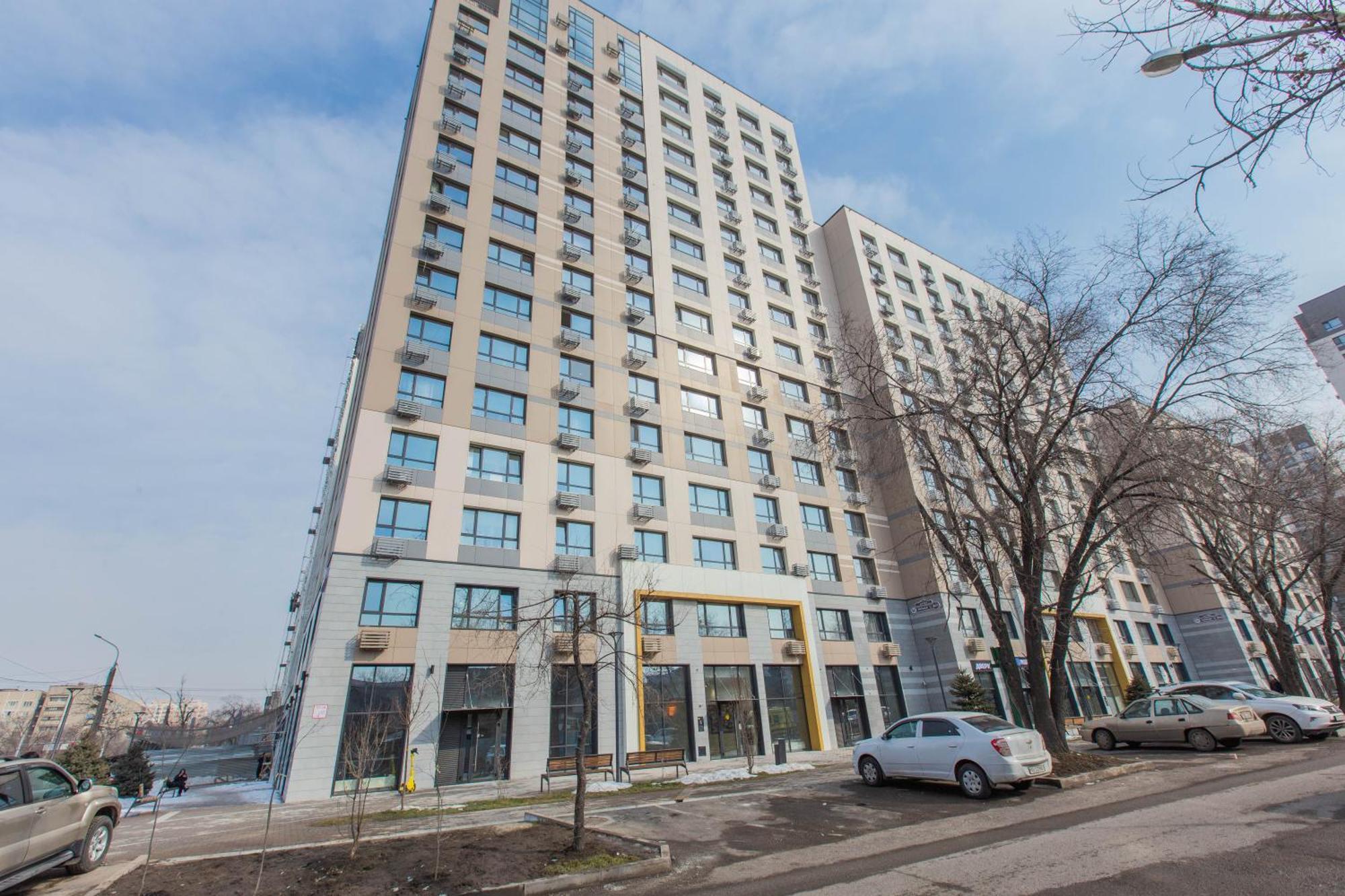 Alpine Serenity Deluxe With Mountain Views Near The Adk Shopping Center And Sairan Metro Station Apartment